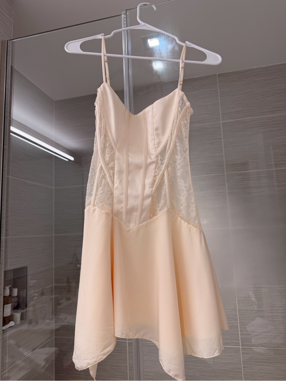 Anniken Lace Handkerchief Hem Mini Dress in Ivory - Picture 6 of 8